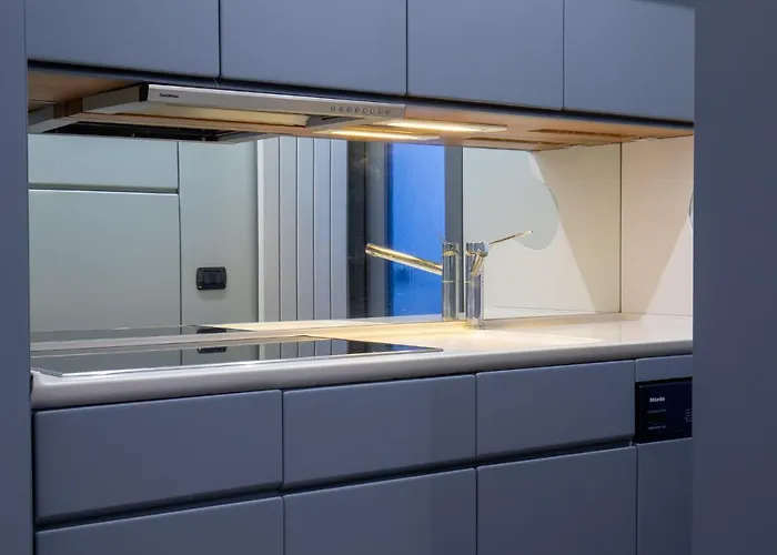 Apartment T-house Rom