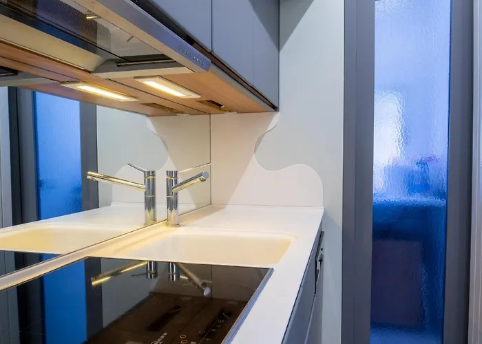 Apartment T-house Rom