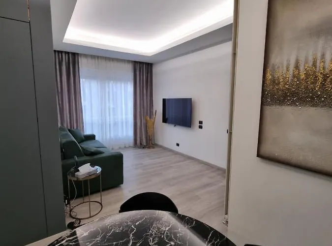 Apartment T-house Rom